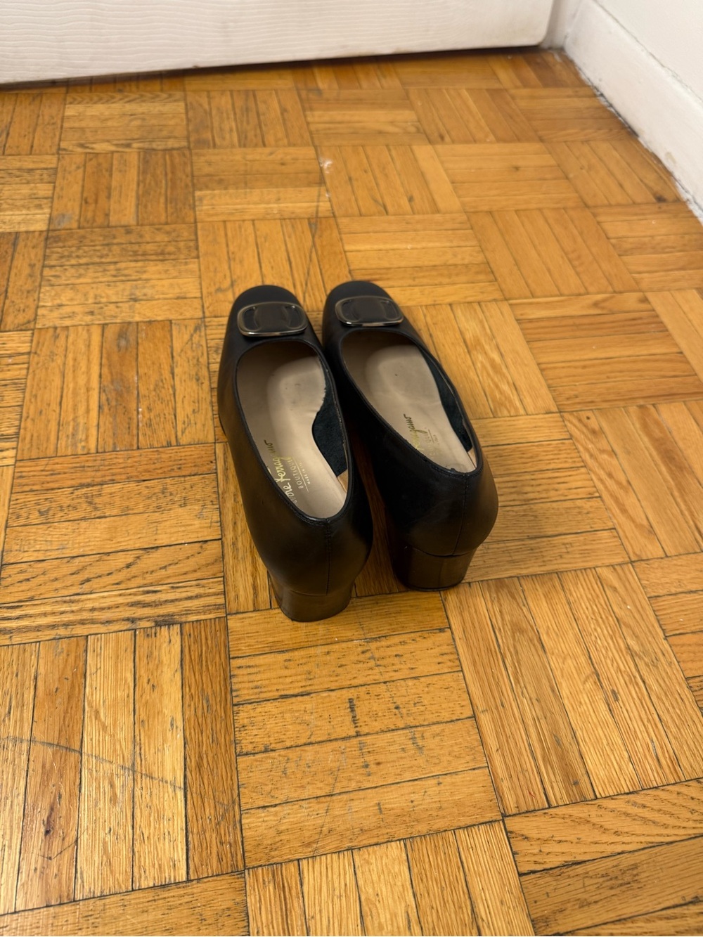 Salvatore Ferragamo Black Leather Pumps with Gold-Tone Buckle - Picture 7 of 9
